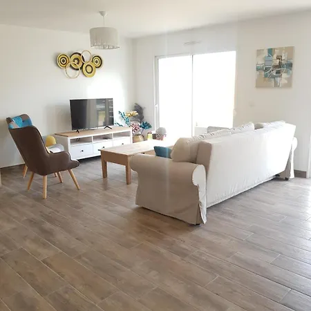 Elise, Lumineuse Et Proche Hébergement de vacances
