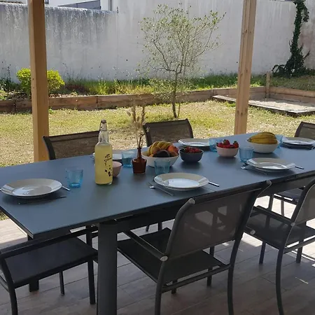 Elise, Lumineuse Et Proche * L'Epine (Vendee)