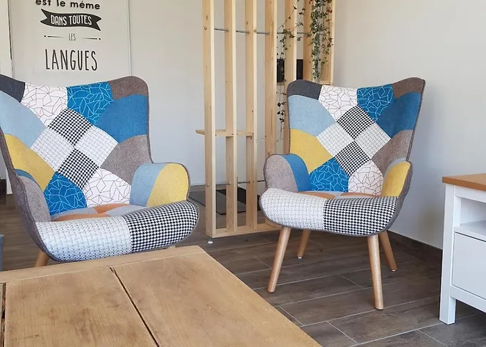 Elise, Lumineuse Et Proche Holiday home