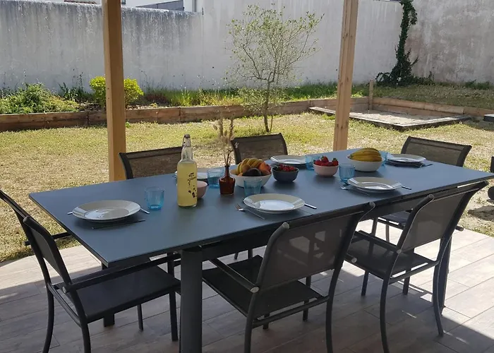 Elise, Lumineuse Et Proche * L'Epine (Vendee)