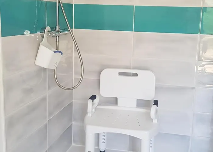 Elise, Lumineuse Et Proche Holiday home *